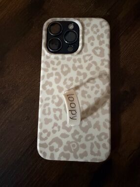 Loopy Case Beige Leopard Print Phone Case with Loop Grip